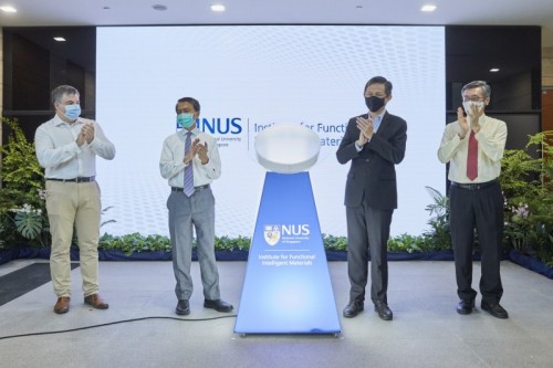 Education Minister Mr Chan Chun Sing (third from left) launched the NUS Institute for Functional Intelligent Materials (I-FIM), accompanied by (left to right) Prof Sir Konstantin Novoselov, I-FIM Director; Mr Hsieh Fu Hua, Chairman of NUS Board of Trustees; and Prof Tan Eng Chye, NUS President. Courtesy of NUS.