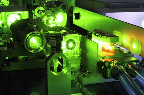 Experimental laser setup for industrial manufacturing use. Courtesy of Heriot Watt University. 