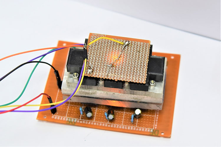 A modular, self-contained device to cultivate micro-organisms, which could enable scientists to carry out biological experiments in outer space, uses a photodiode sensor and LED to track bacteria development with minimal human involvement. The device can also be adapted for nonbiological experiments. Courtesy of G Sai Santosh.