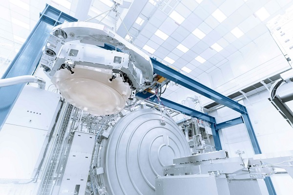 Optics supplier Zeiss SMT built a garage-sized vacuum chamber for metrology of the optics used inside ASML’s high-NA EUV lithography machines. Courtesy of ZEISS SMT.