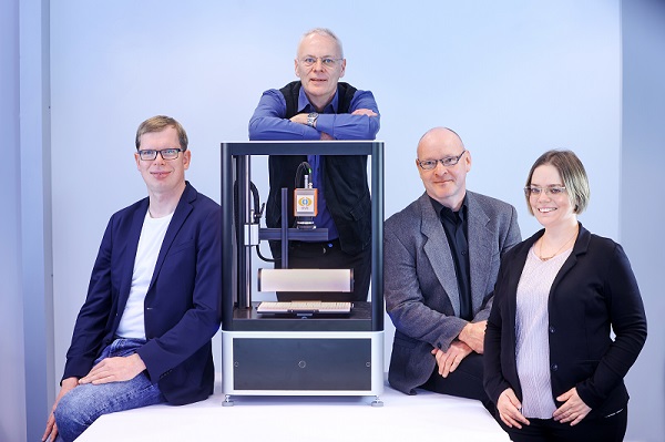 Philipp Wollmann, Wulf Grählert, Oliver Throl and Livia Szathmáry (from left) founded the BMWK-funded company DIVE imaging systems GmbH to commercialize a promising technology developed at Fraunhofer IWS. Courtesy of Amac Garbe, Fraunhofer IWS.