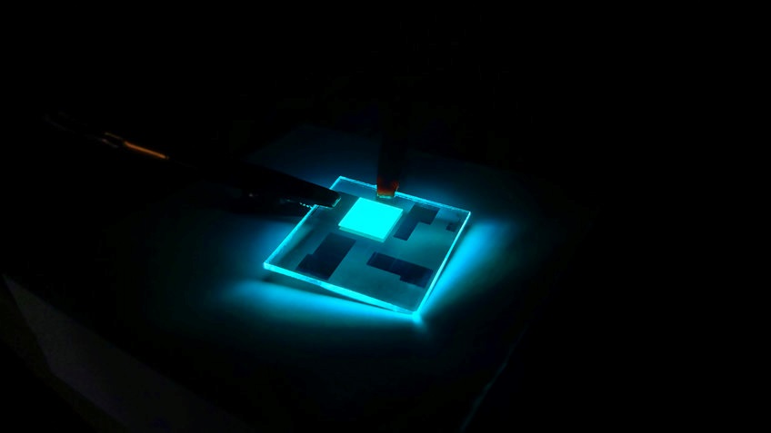 Researchers at the Max Planck Institute developed a blue OLED consisting of just one layer. The new material concept demonstrated efficiency comparable to commercial OLEDs with multiple layers. Courtesy of the Max Planck Institute for Polymer Research.