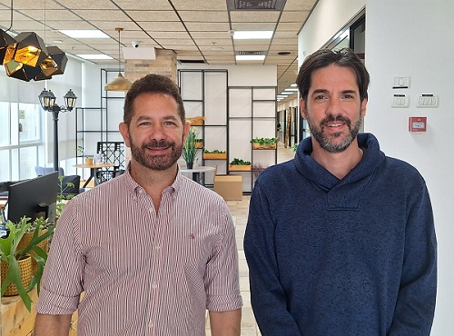 Ronnen Lovinger, CEO (left), and Yoel Chetrit, CTO and vice president of R&D. Courtesy of DustPhotonics.