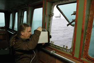 MWIR for Remote Sniffing and Locating of Gases