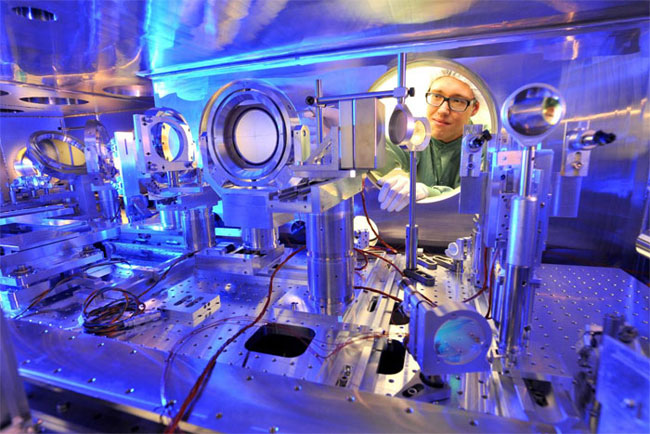 Physicists at Helmholtz-Zentrum Dresden-Rossendorf discover optimum conditions for laser plasma acceleration.