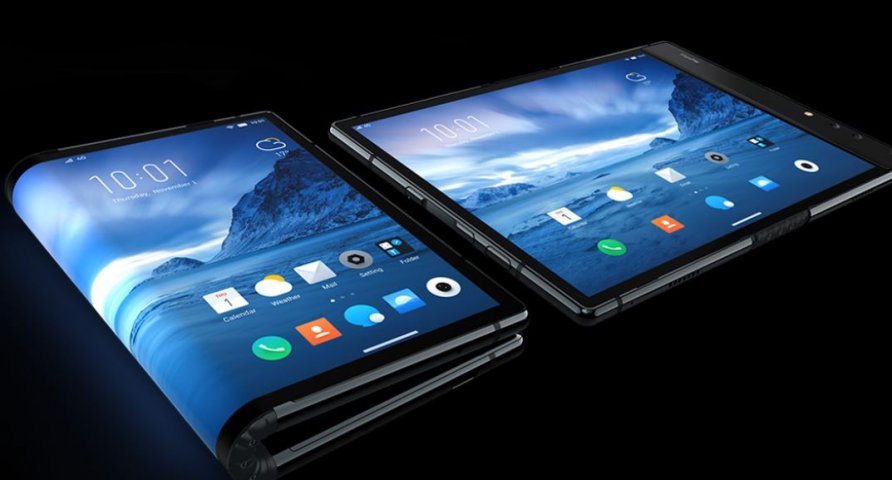 Disrupting consumers’ traditional concept of a smartphone, FlexPai can be used either folded or unfolded, giving it the portability of a smartphone plus the screen size of a high-definition tablet. Courtesy of Royole Corporation.
