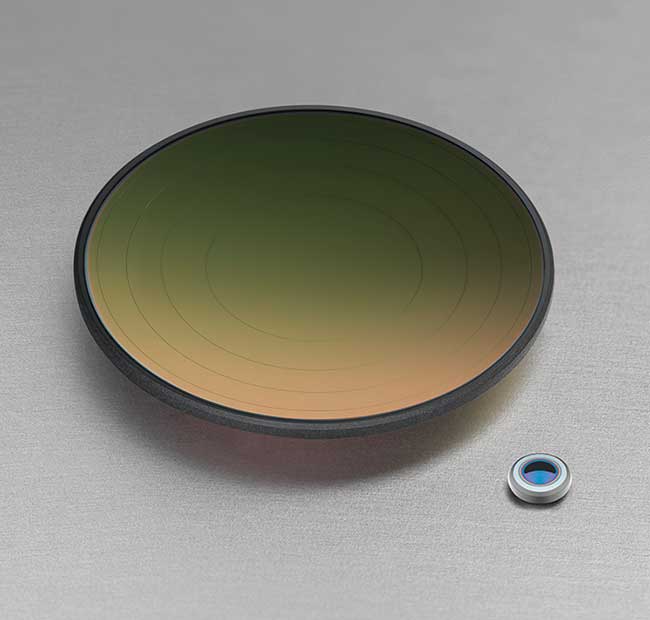 An IG6 molded aspheric diffractive lens with antireflection coating (~25 mm) and a 2.5-mm IG5 biconvex collimation lens.