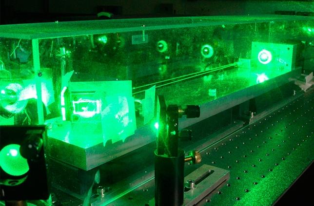 Experiment obtains entanglement of six light waves with single laser, University of Sao Paulo, Physics Institute.