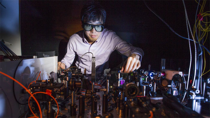 Miniature Lens Could Enable Fast Transfer of Quantum Information