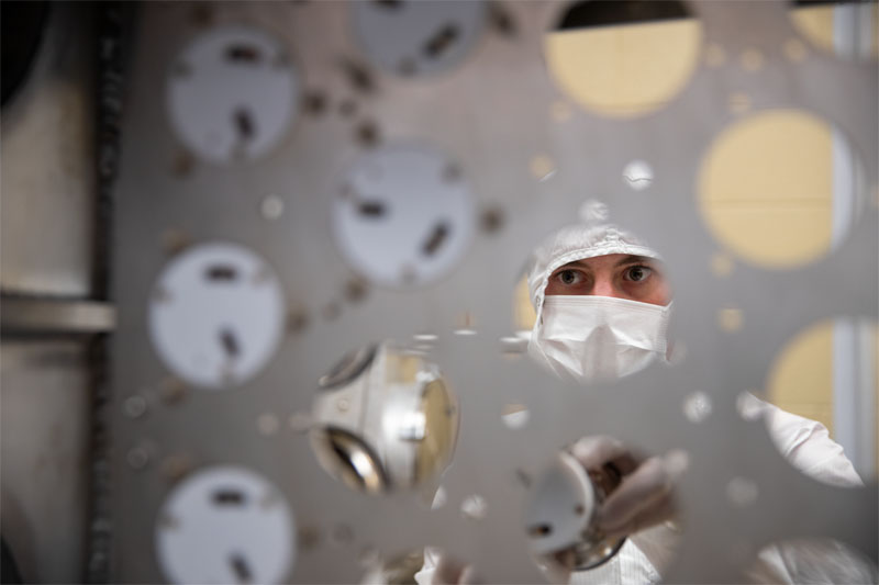 Photomultiplier Tubes from Brown Team Will Be the 'Eyes' of New Dark Matter Detector
