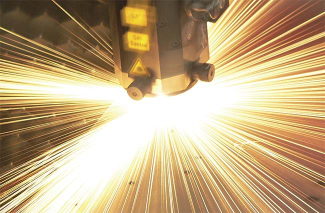 Pulsed Lasers Create Optimal Cladding for Tools