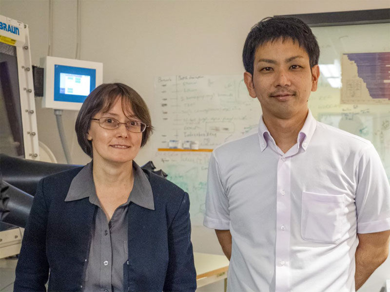 Professor Julia Khusnutdinova and researcher Ayumu Karimata from the Coordination Chemistry and Catalysis Unit at OIST helped develop the stress-detecting polymer. Courtesy of OIST.