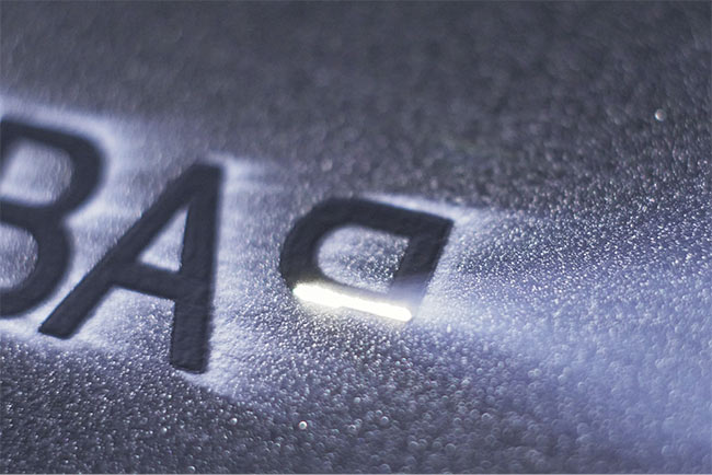 Ultrashort Laser Pulses Mark Lasting Codes on Medical Devices