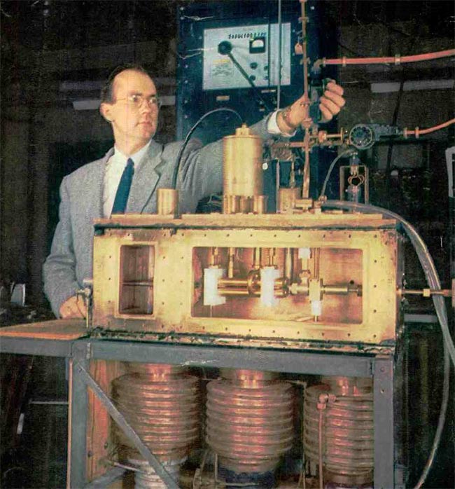 Working with Herbert J. Zeiger and graduate student James P. Gordon, Charles Townes demonstrates the first maser at Columbia University. The ammonia maser, the first device based on Einstein’s predictions, obtains the first amplification and generation of electromagnetic waves by stimulated emission. The maser radiates at a wavelength of a little more than 1 cm and generates approximately 10 nW of power.