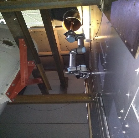 Raman Spectroscopy Adapted for Hazardous Material Sites