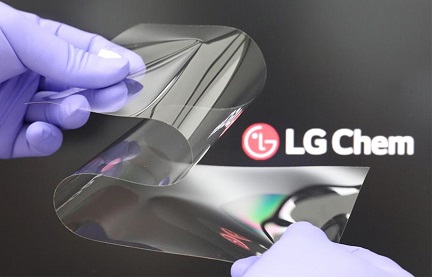 The makers of the Real Folding Window used new materials technology to develop a coating for a cover window that protects the window from cracking while giving the screen the flexibility to fold in two directions. Courtesy of LG Chem.