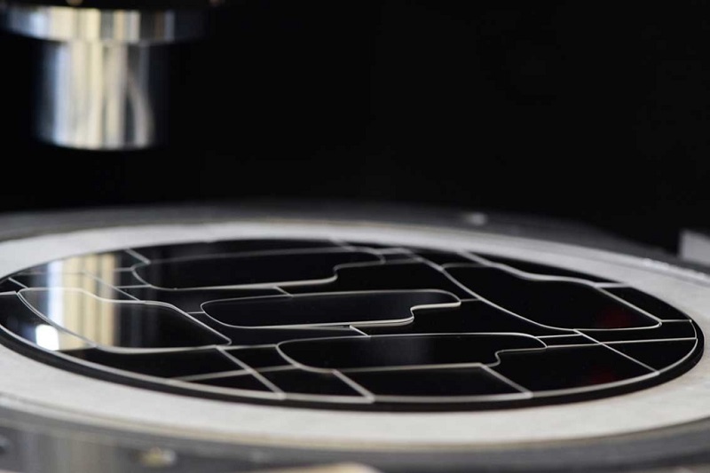 Layout of SCHOTT RealView eyepieces on a high refractive index wafer following laser cutting with a 3D-Micromac laser micromachining system. Courtesy of 3D-Micromac.