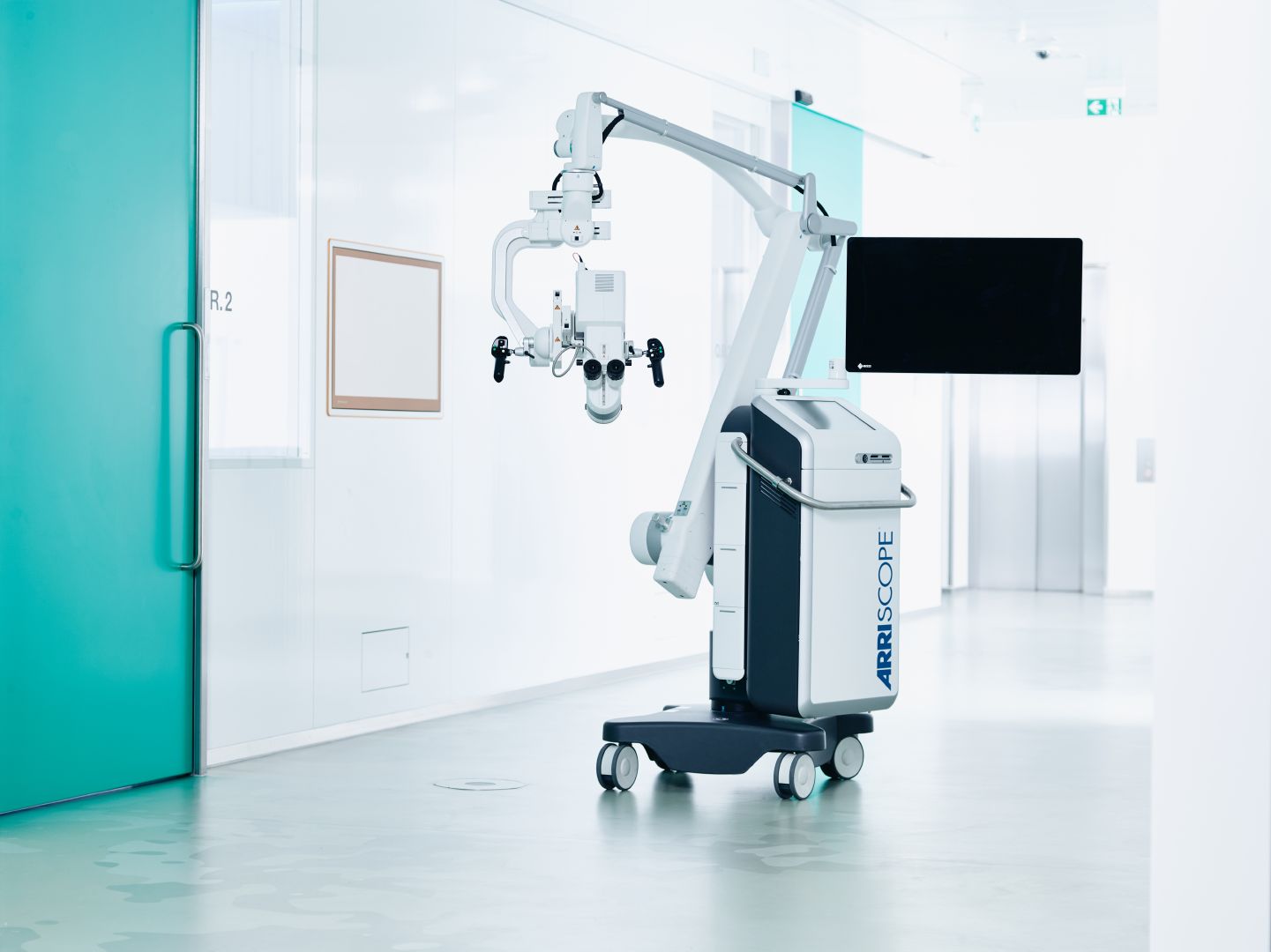 Development of the short-wave infrared microscope in the project is based on the Arriscope surgical microscope from Munich Surgical Imaging. The device is approved for all applications in ear, nose, and throat surgery. Courtesy of Munich Surgical Imaging
