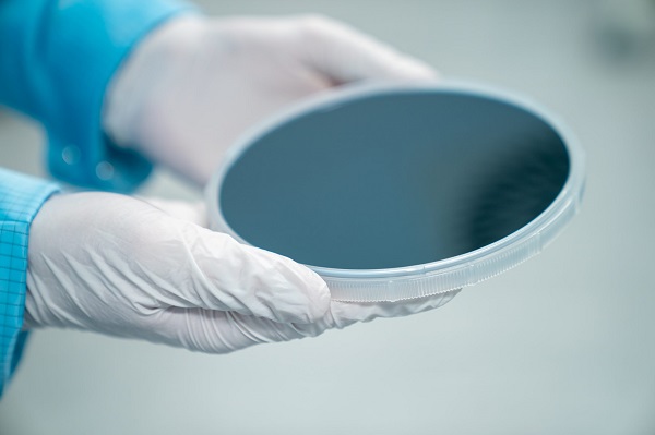 Porotech's partnership with IQE will develop RGB-capable 200-300mm GaN-based wafers for ultra-high-density and efficient microLEDs. Courtesy of Porotech. 
