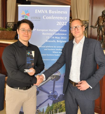 EMVA Young Professional Award Winner Karsten Roth (left) with EMVA President Chris Yates. Courtesy of EMVA.