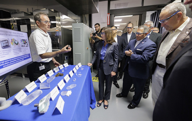 N.Y. Governor Kathy Hochul and Senator Charles Schumer announced with Corning, Inc. July 8 that the company would develop multiple facilities aimed at meeting demand in the semiconductor market in Monroe County, N.Y. Courtesy of Governor Kathy Hochul.