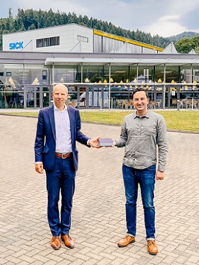 Niels Syassen (left), member of the executive board at SICK, and Soroush Salehian, co-founder and CEO at Aeva.The companies are collaborating on 4D lidar for industrial sensing applications. Courtesy of SICK AG.