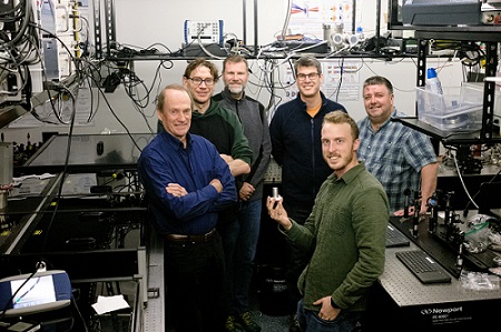 From left to right: Steve MacLean, CTO at Infinite Potential Laboratories, Sylvain Fourmaux, research associate at INRS, François Fillion-Gourdeau, research associate at Infinite Potential Laboratories, Stéphane Payeur, research officer at INRS, Simon Vallières, postdoctoral researcher at INRS, and professor François Légaré, director of the Énergie Matériaux Télécommunications Research Centre. Courtesy of INRS.