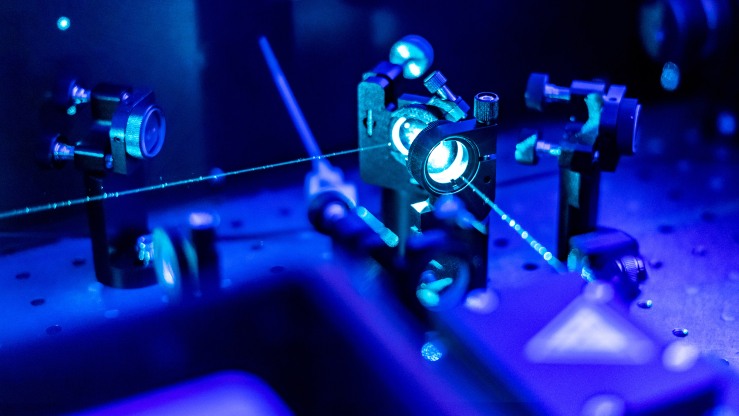 Blue Light Technique Will Advance Nanoscale Tech