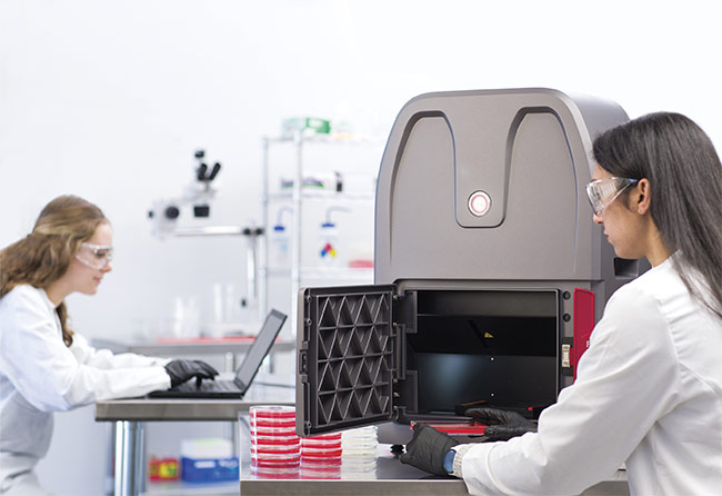 Figure 1. The Resonon Bio-LIF (laser induced fluorescence) system that is designed to record fluorescent images from standard petri dishes. Courtesy of Resonon.