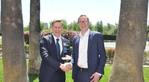 Pieter Blok, left, and EMVA President Chris Yates. Courtesy of EMVA.