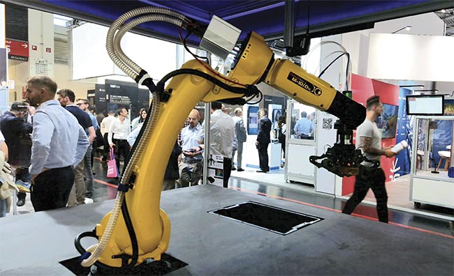 A demonstration of a high-speed transparent piece picking cell with Zivid, Fizyr, and The Gripper Company at Automatica 2023. Courtesy of Zivid.