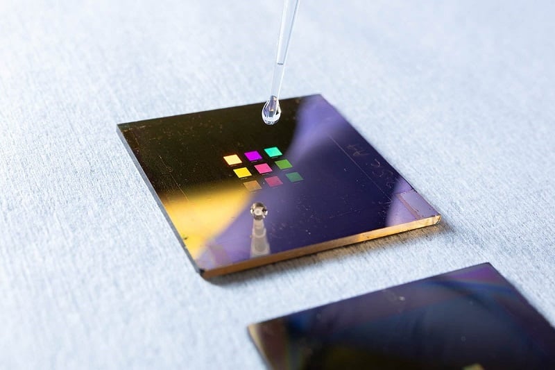 The UCF-developed plasmonic technology, shown here, significantly improves the detection of the chirality of molecules, meeting a crucial demand in the fields of medical and pharmaceutical research. Courtesy of the University of Central Florida.