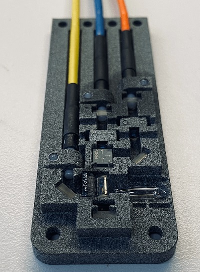 The MRI sensor, or magnetometer, uses laser light and gas to measure magnetic fields. Courtesy of the University of Copenhagen.