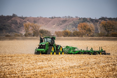 John Deere will be offering autonomous machines supported by its second-generation perception system. The perception system will also be available as a retrofit kit to enable autonomous operation on certain existing machines. Courtesy of John Deere.