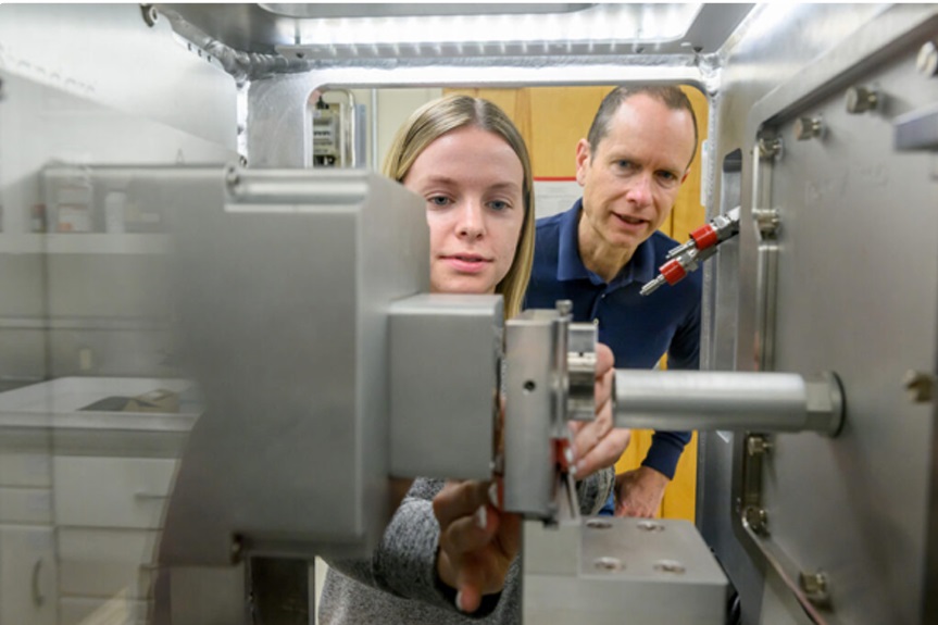 Hybrid Semiconductor Could Help Store More Data with Less Energy