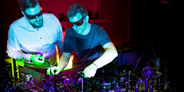 Professor Andreas Tittl (left) and his colleague, researcher Luca Sortino, in the laboratory at the LMU Nano-Institute. Courtesy of LMU.