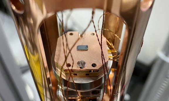 Dark State Control Could Expand Quantum Dot Use in Quantum Applications