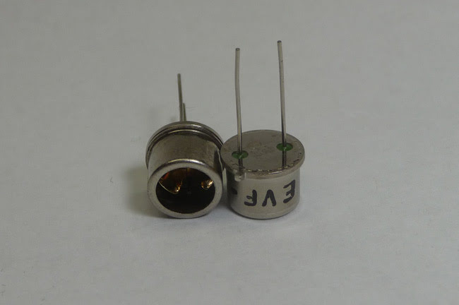 HelioWorks Inc. - Pulsable IR Source Model EVF-555X